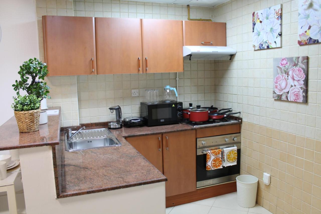 Apartemen Newly Furnished Cozy 1 Bedroom Close To Jbr And Metro *