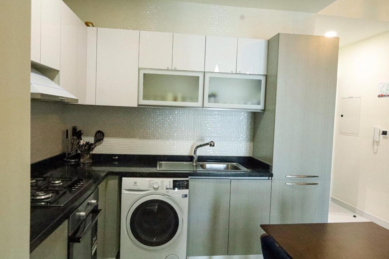 Apartemen Luxury 1 Bedroom In Miraclz Tower By Danube Properties *