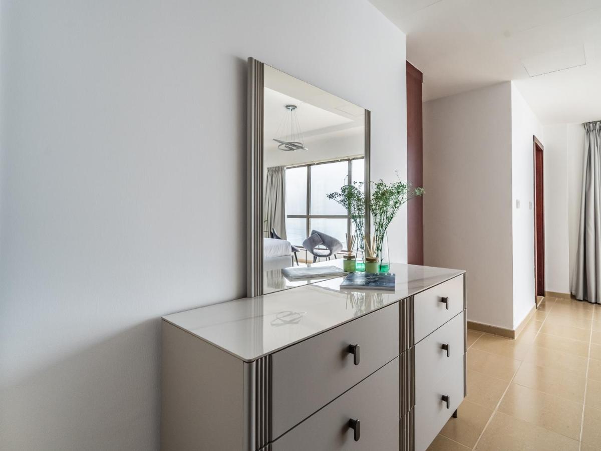 Appartement Spacious 2br - Eye & Sea View - Jbr *