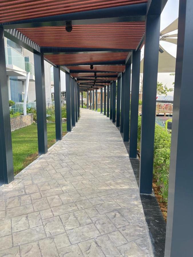 Apartemen Luxury 1 Bedroom In Miraclz Tower By Danube Properties Dubai