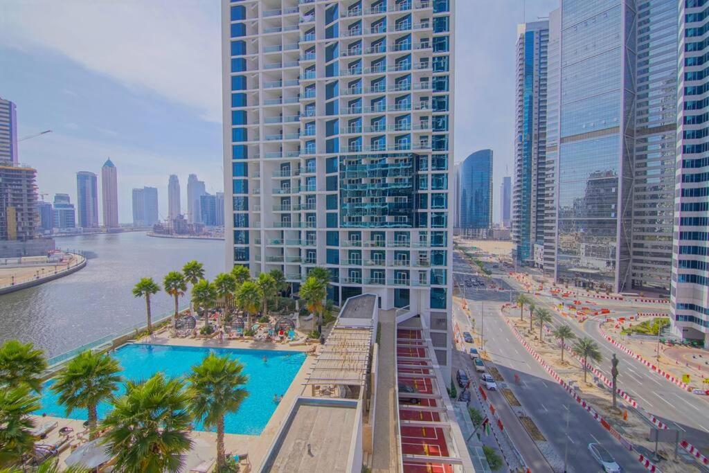 Luxury With A Canal View Dubai