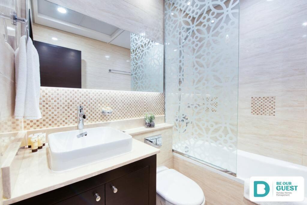 Apartment 1br + Maid In Downtown Dubai