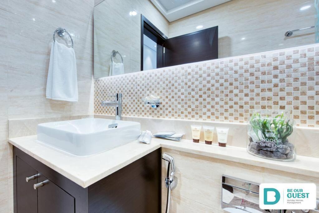 1br + Maid In Downtown Apartment