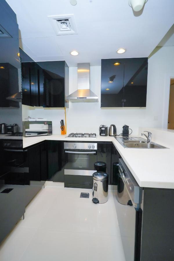 Apartamento Alashrafia Saray- Splendid 1br In Canal Views Dubai