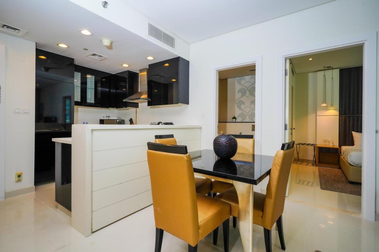 Apartamento Alashrafia Saray- Splendid 1br In Canal Views Dubai