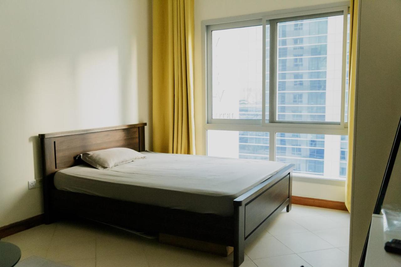 Yellow Studio Apt 511 In Marina Diamond One Appartamento
