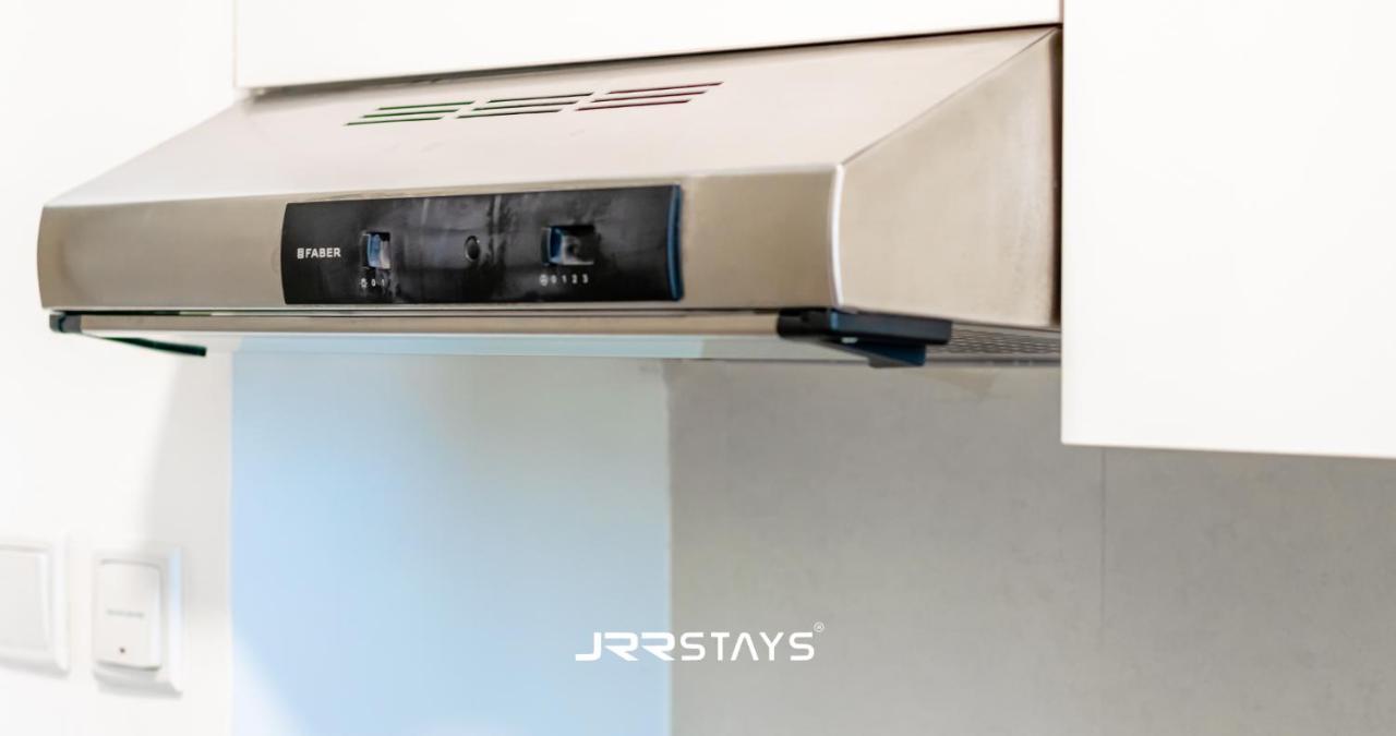 Apartamento Stylish - Panoramic Pool View - Jvc Dubái