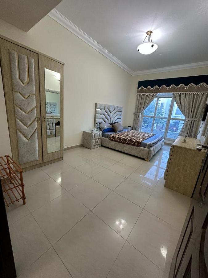 Standard With Common Washroom Wisma tamu Dubai