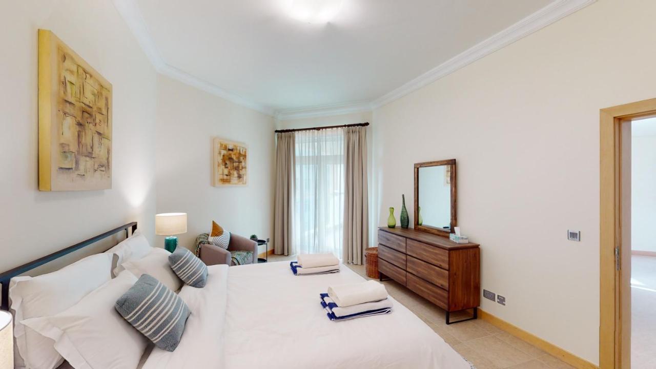 Al Dabas Views, 3bd Sleeps 6, Beachfront & Pool Access Appartement *