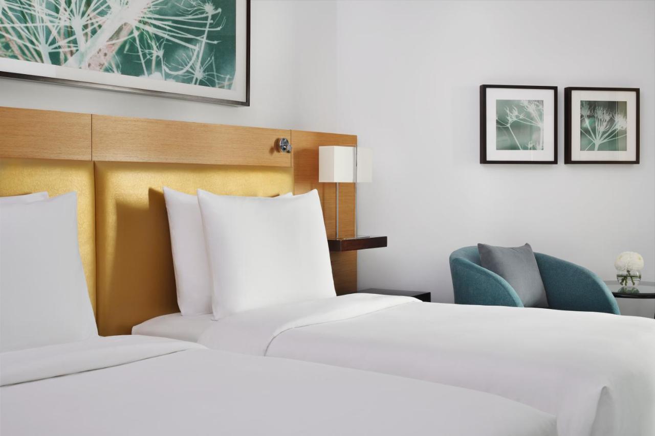 Mövenpick Jumeirah Hotell 5*