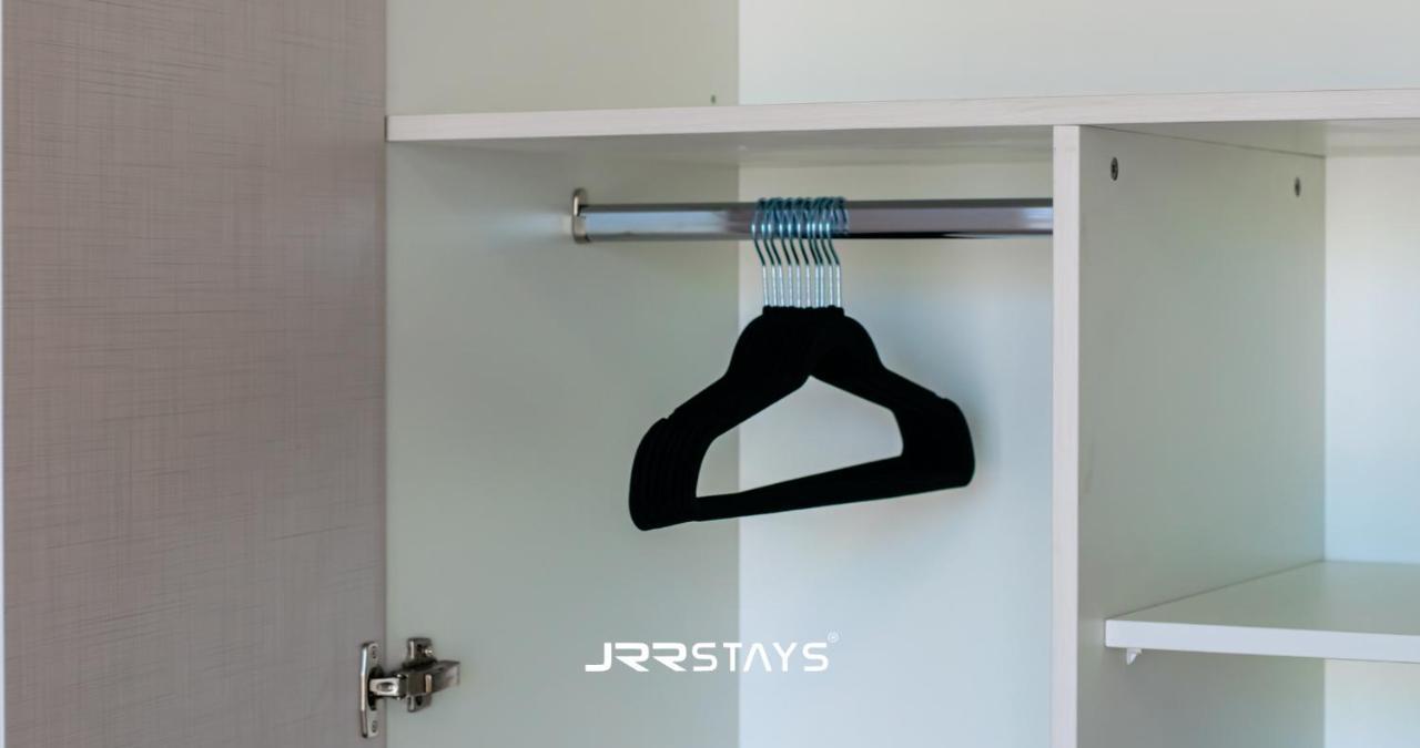 Apartamento Stylish - Panoramic Pool View - Jvc Dubái