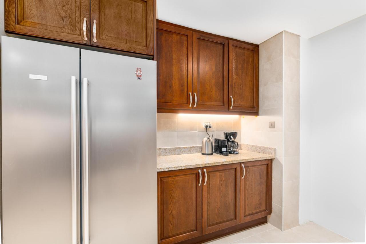 6 Plus 1 Bdr Jumeirah Park With Amz Climatized Huge Private Pool - 5 Min From Jbr Beach Apartment *