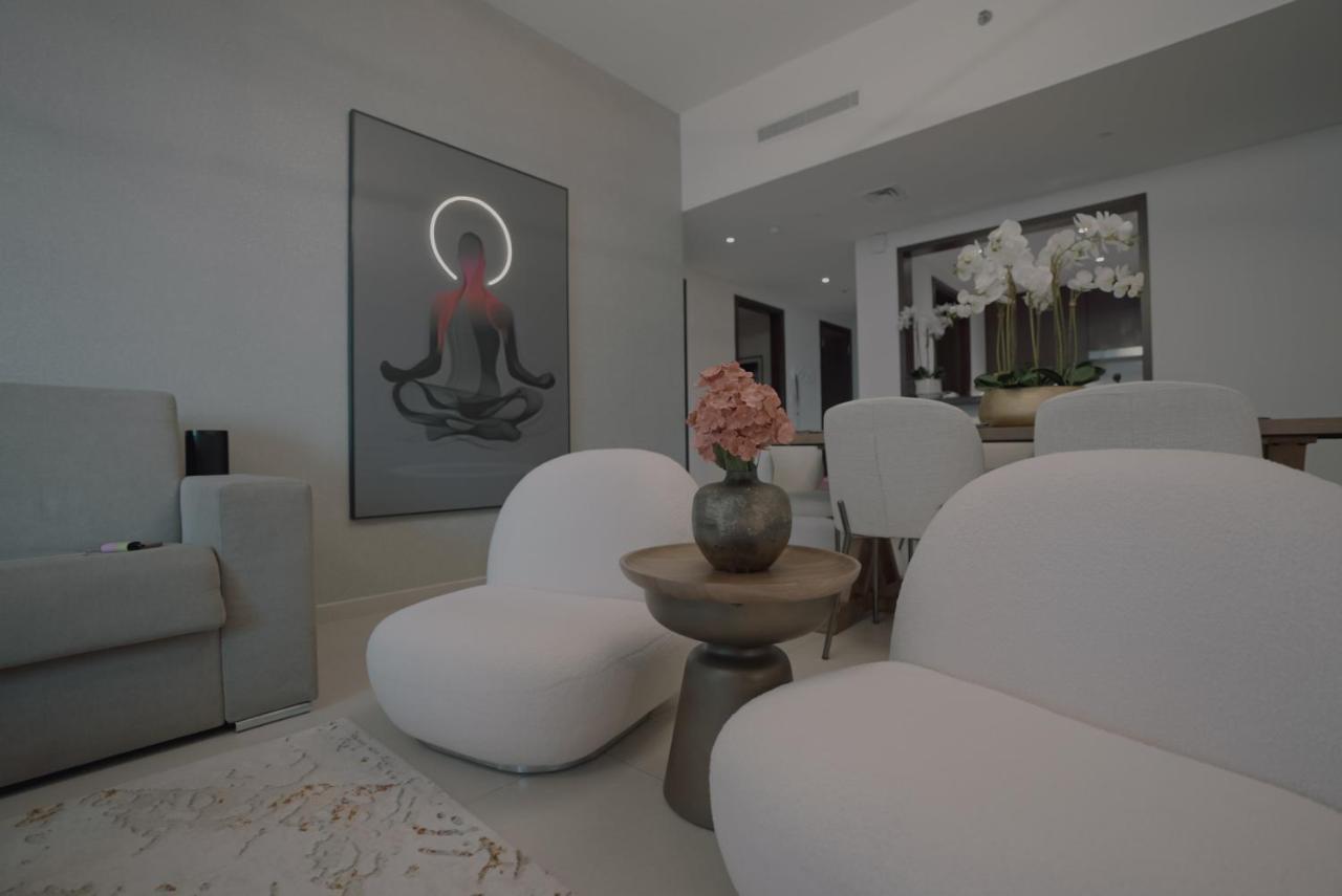 Ultimate / Downtown / 3 Beds / Upscale Luxury / Fantastic Finishing / New Building Apartment