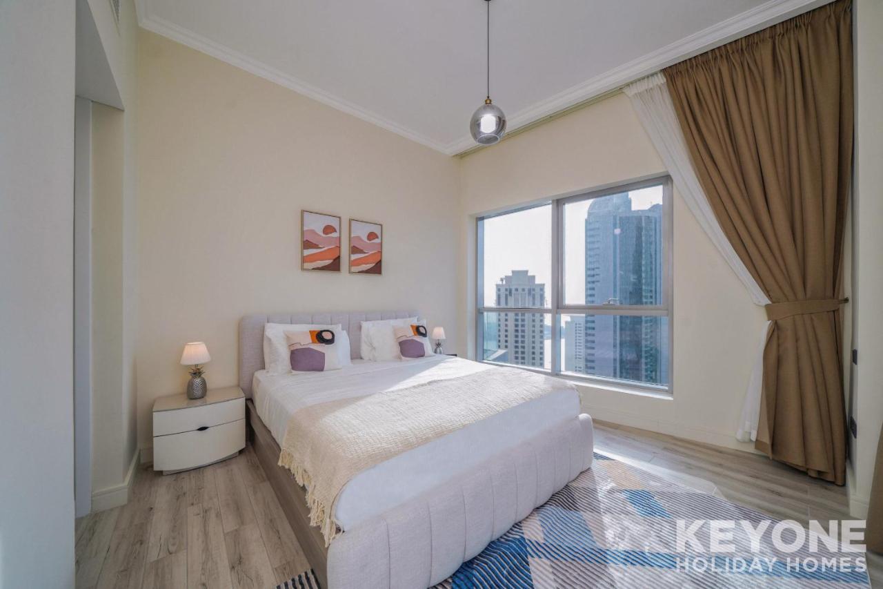 Contemporary Two Bedroom With Full Marina View Appartement