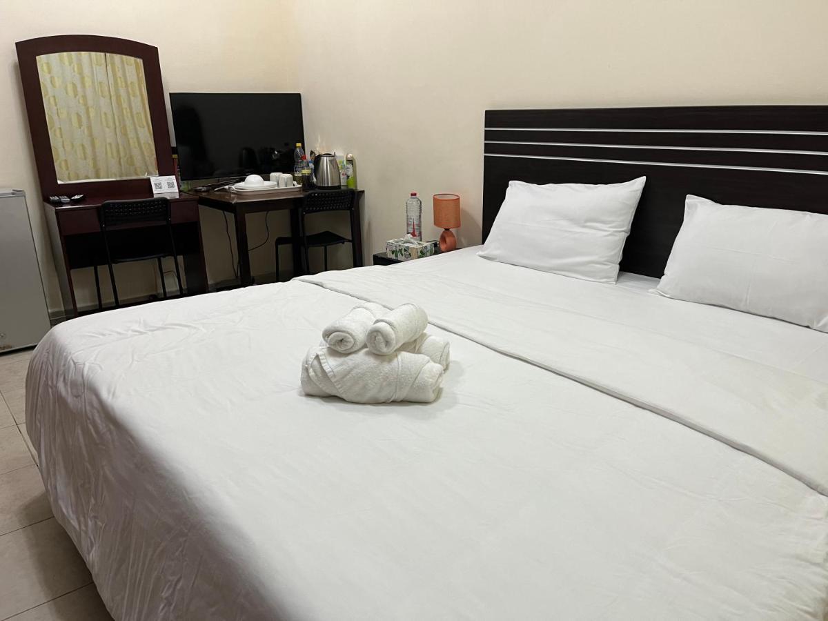 Master Attached Bathroom Apartment Dubai