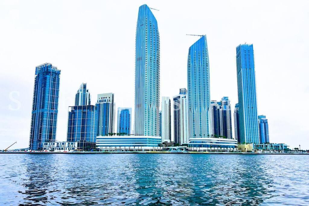 The Shrashi Suites, Creek Harbour - Paradise On The Island With Skyline & Burj Khaleefa View Сasa de vacaciones Dubái