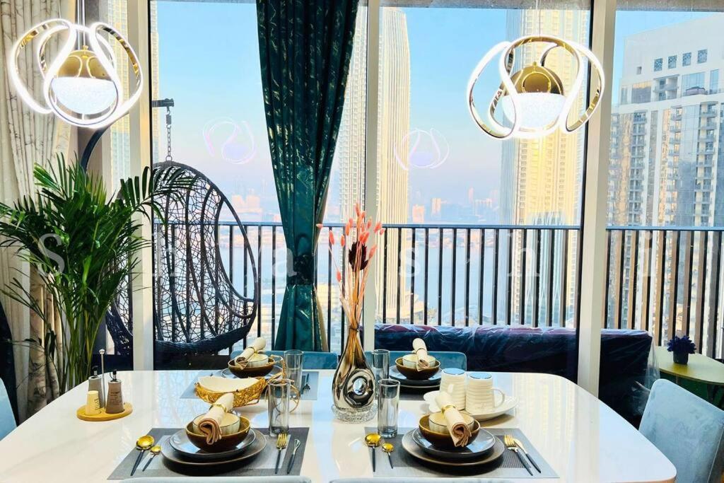 The Shrashi Suites, Creek Harbour - Paradise On The Island With Skyline & Burj Khaleefa View Сasa de vacaciones Dubái
