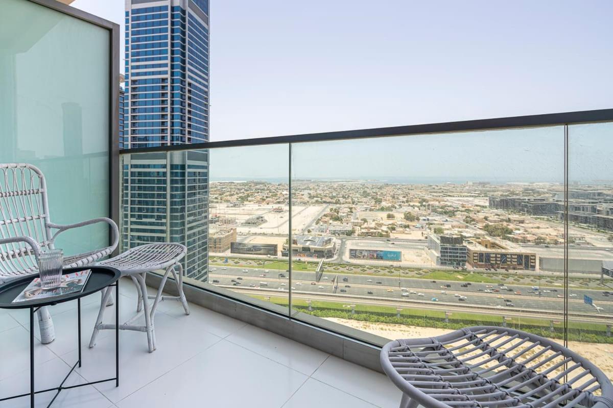 Frank Porter - Paramount Midtown Apartamento