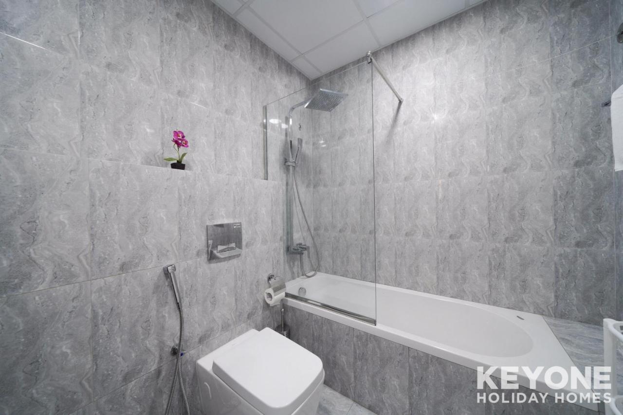 Contemporary Two Bedroom With Full Marina View Appartement