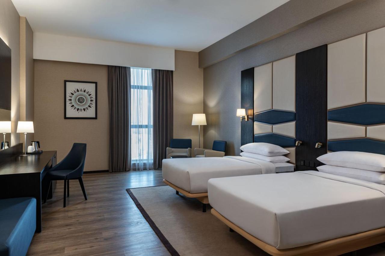 Four Points By Sheraton Production City, Dubái