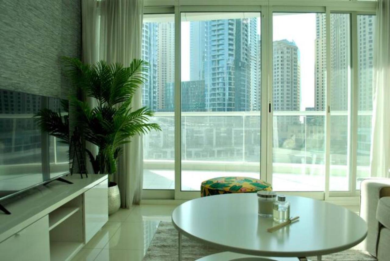 Relaxing 2br Haven In Marina Perfect Location & Amenities