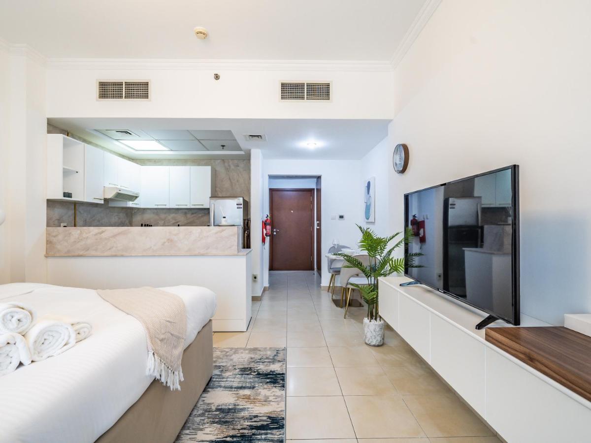 Appartamento Delightful Studio With Balcony - Burj Al Nujoom *