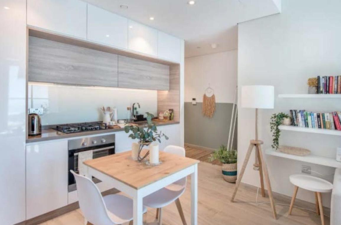 Lightsome With Balcony In One Tower Apartamento *