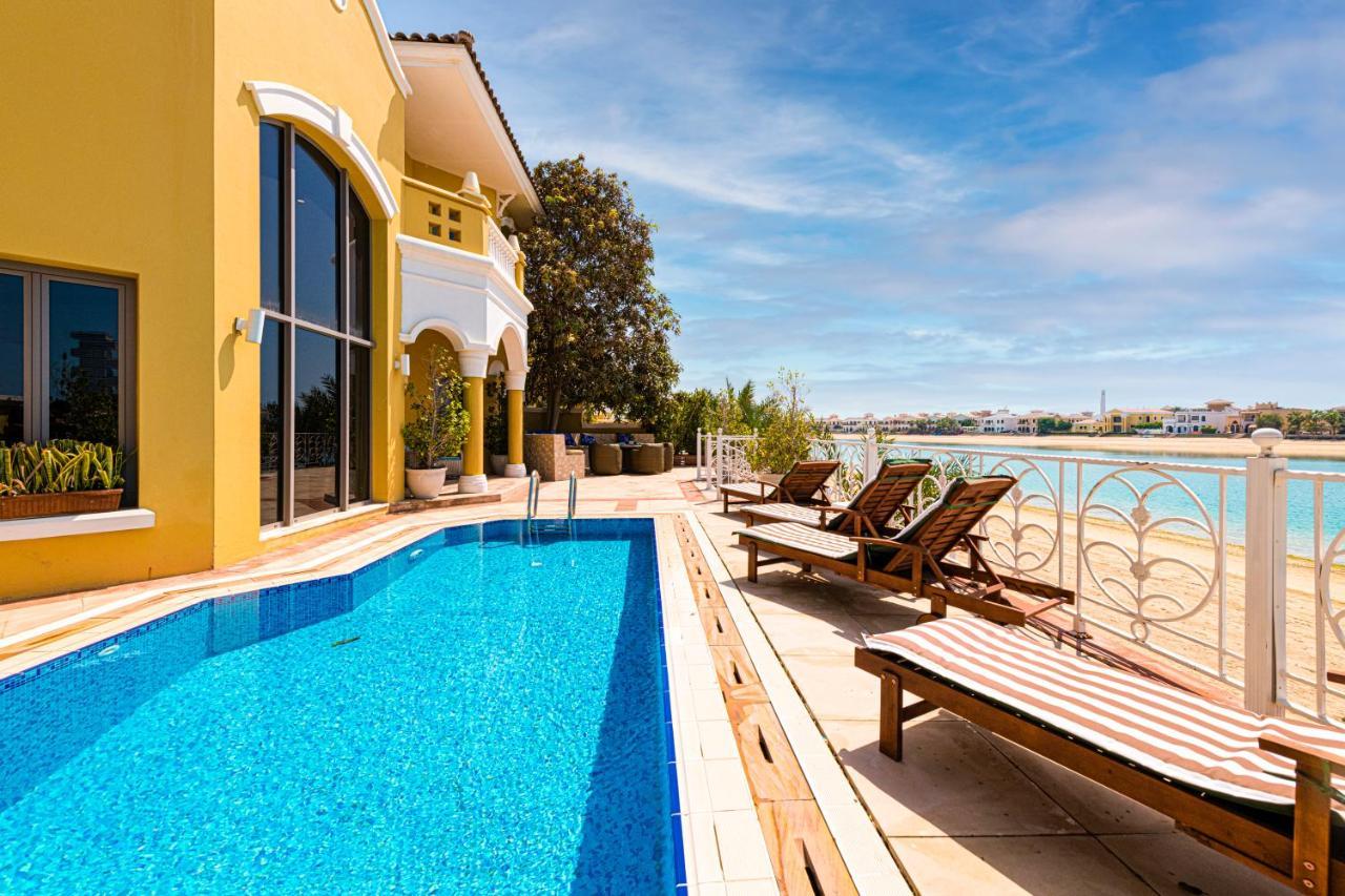 Palm Jumeirah Beachfront Private Pool 5 Bedroom & 1 Maids With Access To *