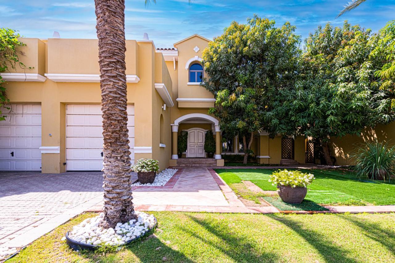 Palm Jumeirah Beachfront Private Pool 5 Bedroom & 1 Maids With Access To