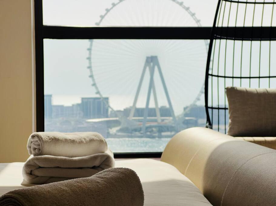 Luxury 2 Mins Walk From Sea Lägenhet Dubai