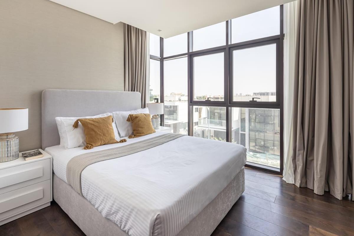 Frank Porter - Damac Hills Veneto Villas * Dubaï