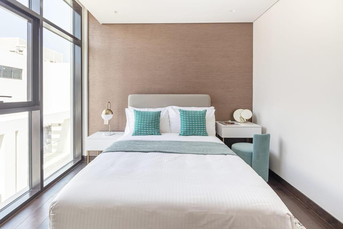 Frank Porter - Damac Hills Veneto Villas Dubai