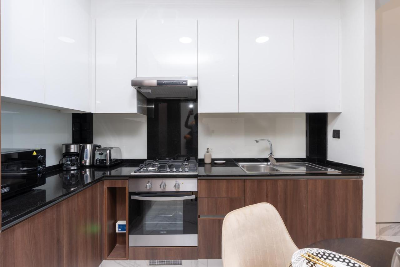 J One Tower Luxury From Estate Appartement Dubai