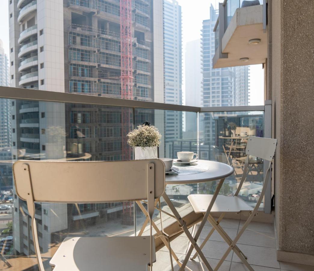 Higuests - Luxe With Incredible Marina Views *