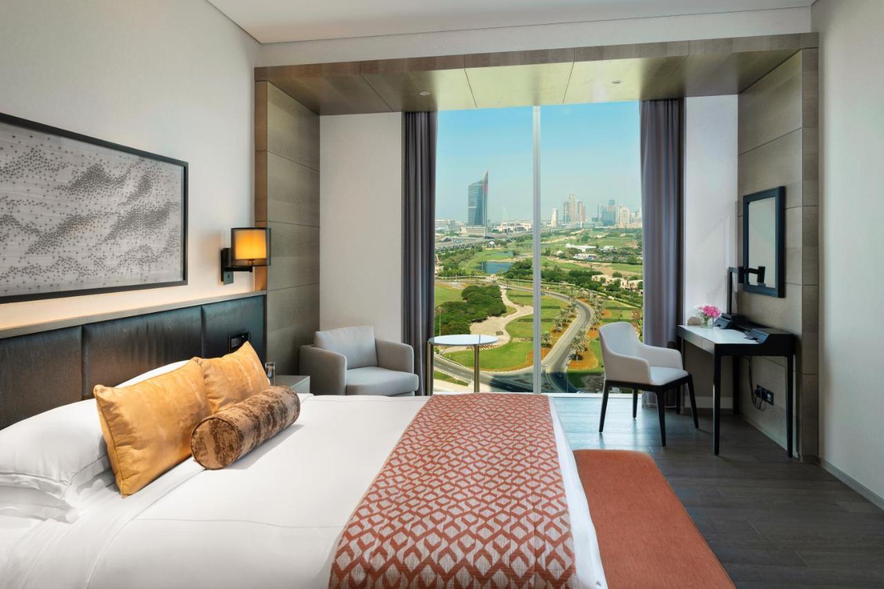 Taj Jumeirah Lakes Towers