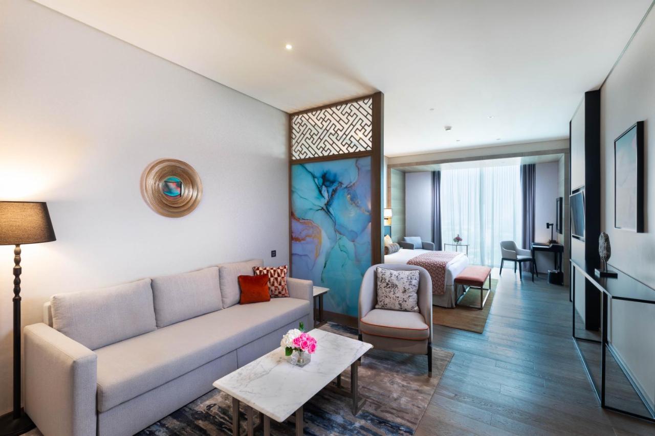 Taj Jumeirah Lakes Towers Hotel 5*