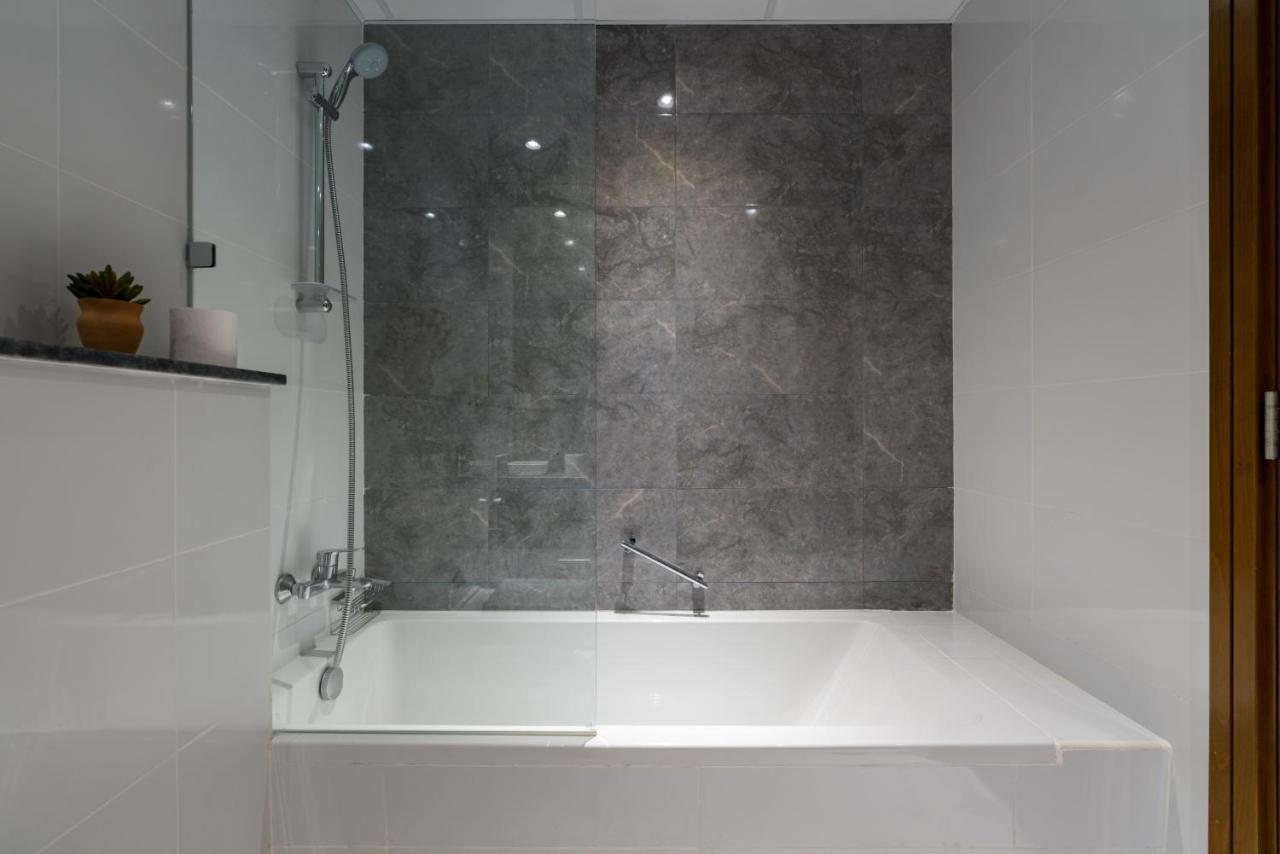 White Sage - Amna Tower Apartamento