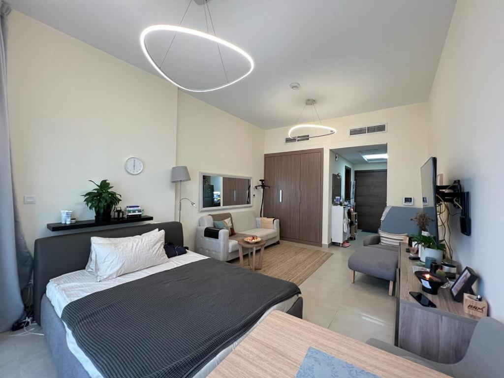 Beautiful Studio In Al Furjan Apartment