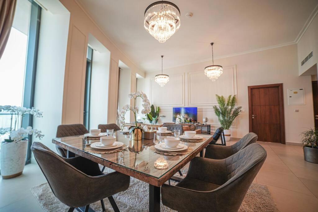 Walk To Dubai Mall 2Br With Skyline View Pool