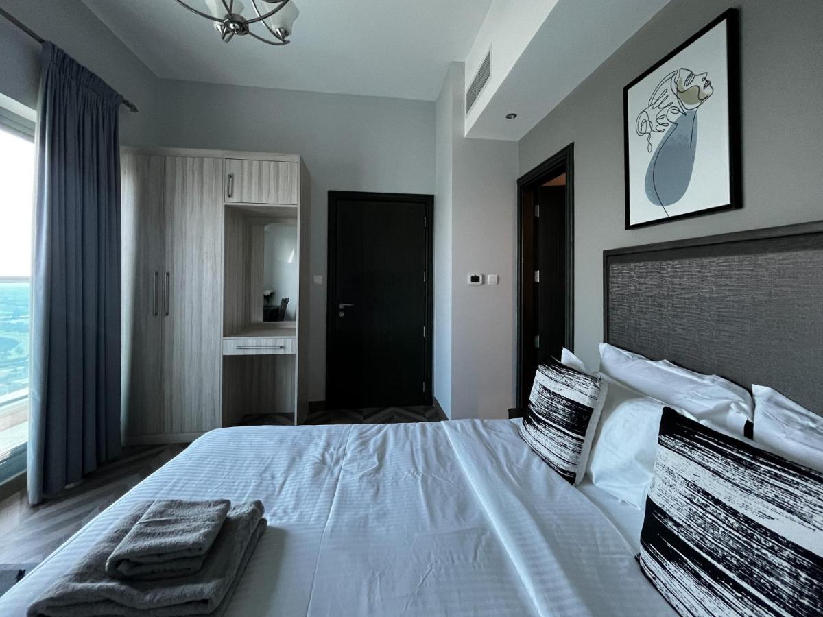 Apartment 2 Bedroom Burj Khalifa View With Large Private Terrace Dubai
