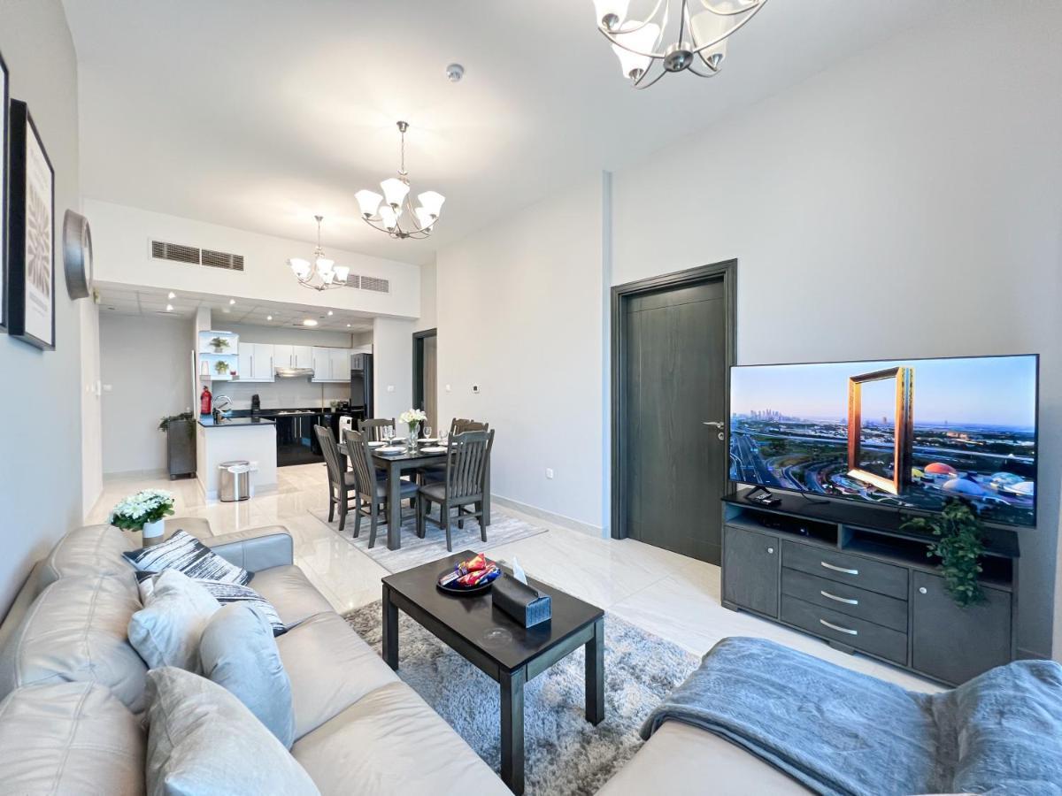 Apartment 2 Bedroom Burj Khalifa View With Large Private Terrace