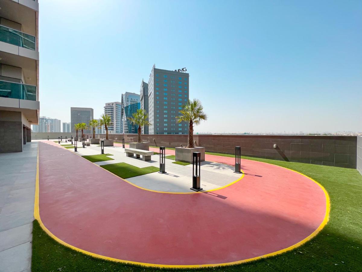 2 Bedroom Burj Khalifa View With Large Private Terrace *