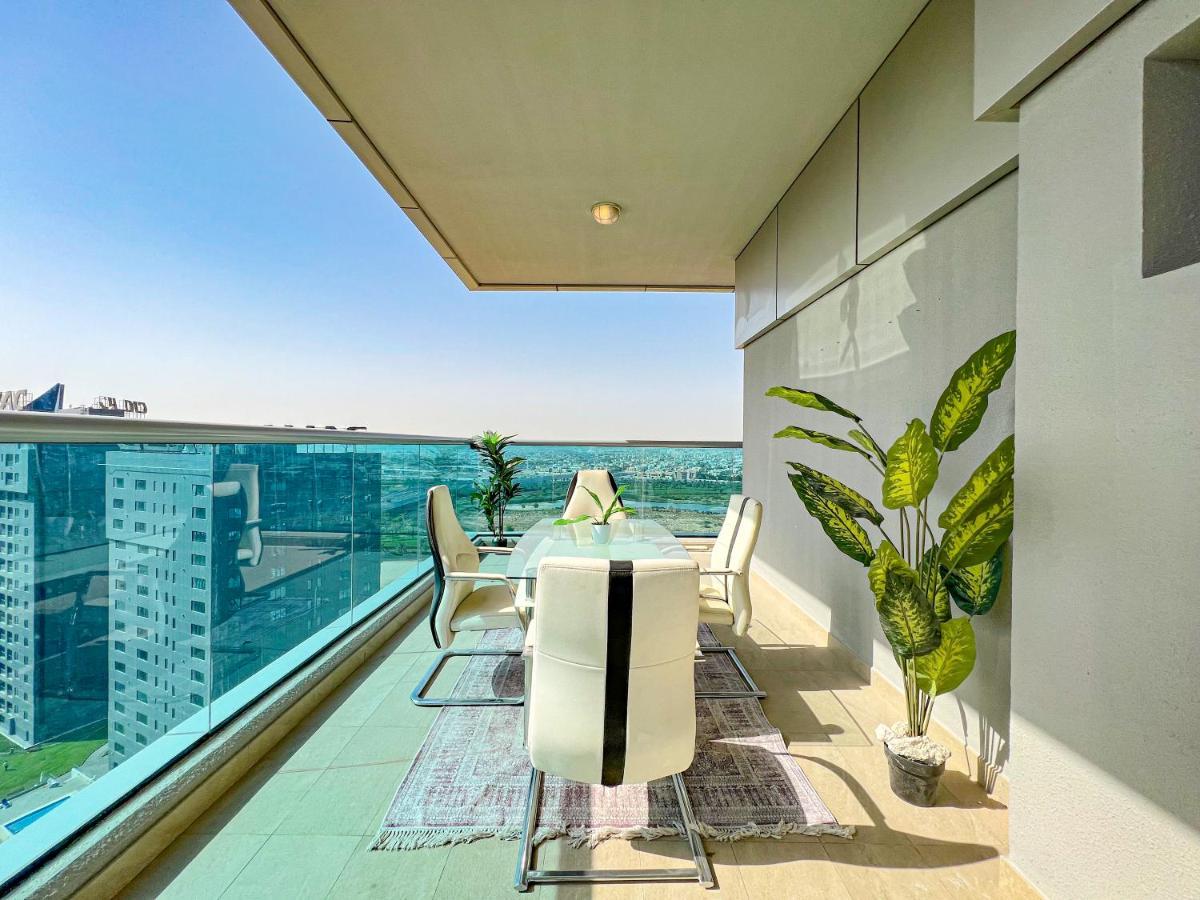 Apartment 2 Bedroom Burj Khalifa View With Large Private Terrace *