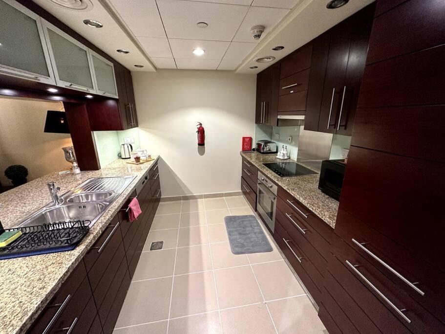 White Elephant Homes - Burj Views - Burj Khalifa View Dubai