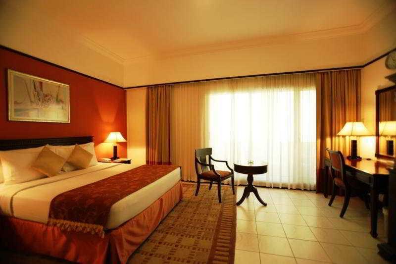 Aparthotel Savoy Crest Dubai