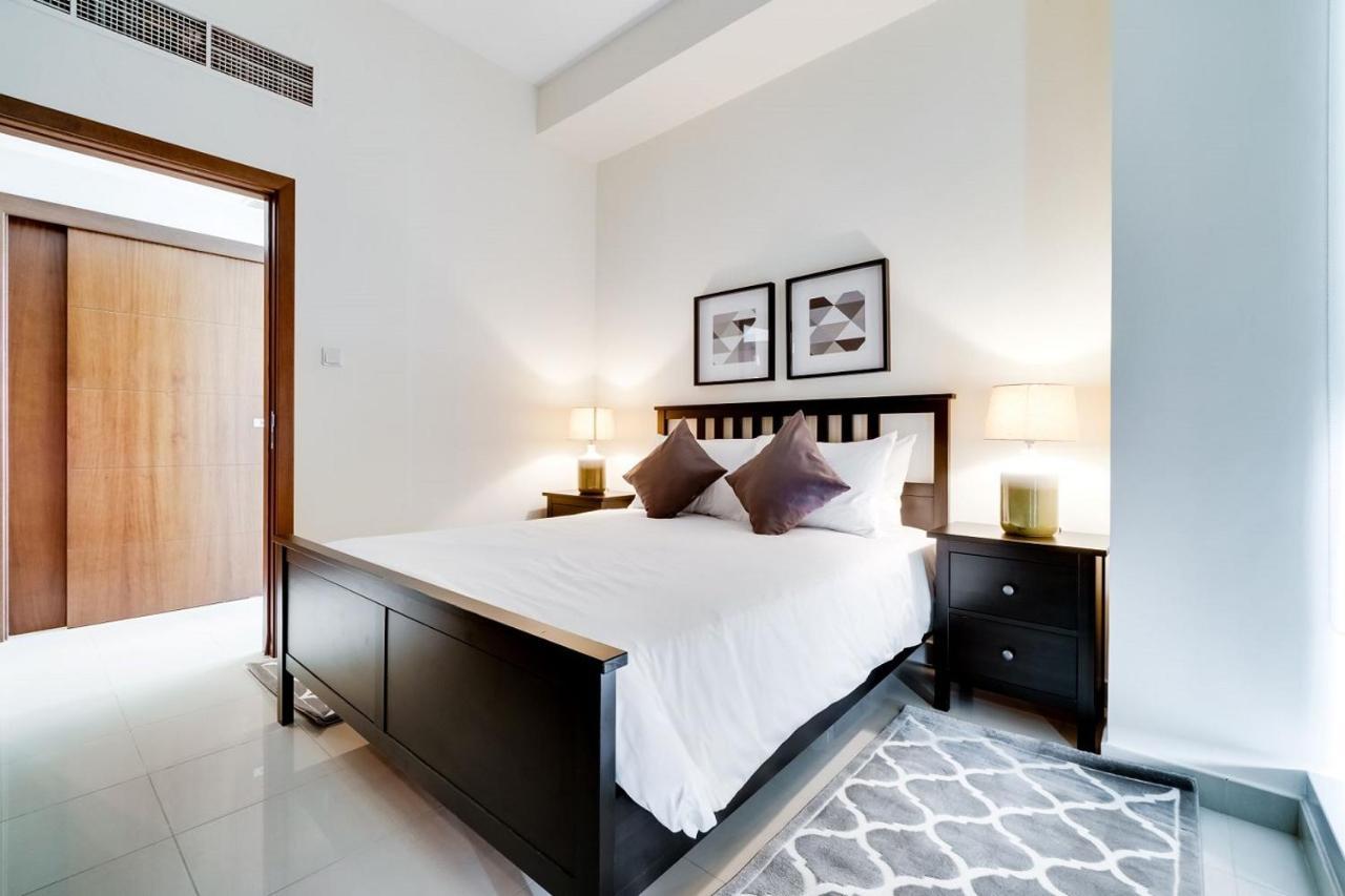 Spacious 2br With Central Location At Standpoint Tower * Dubai