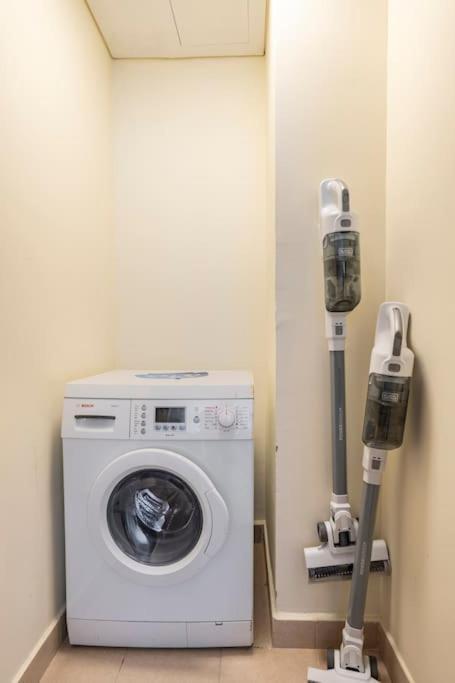 Apartemen Spacious Place Near Mall, Fountains & Burj Khalifa Dubai
