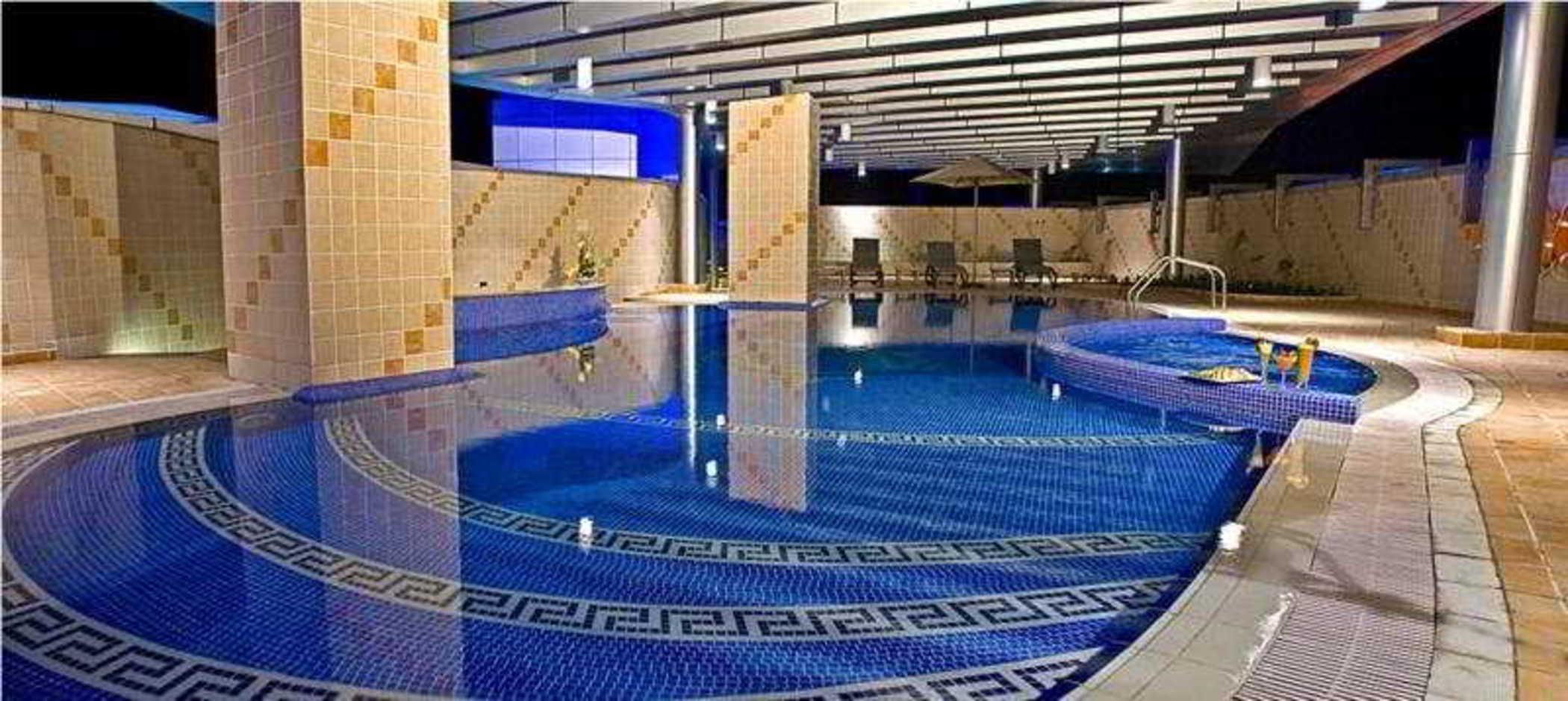 Seasons Hotel 4*