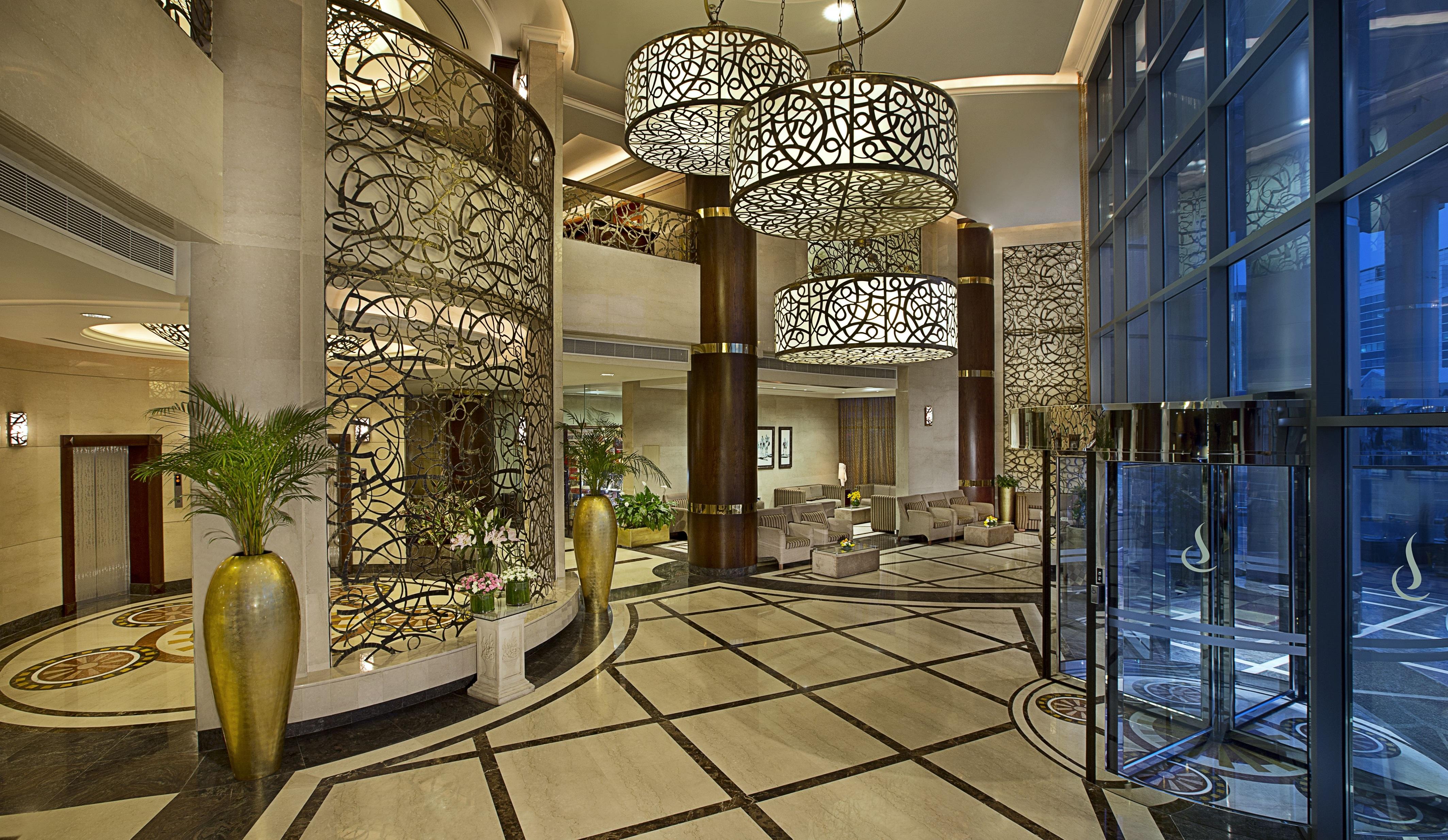 Seasons Hotel 4*