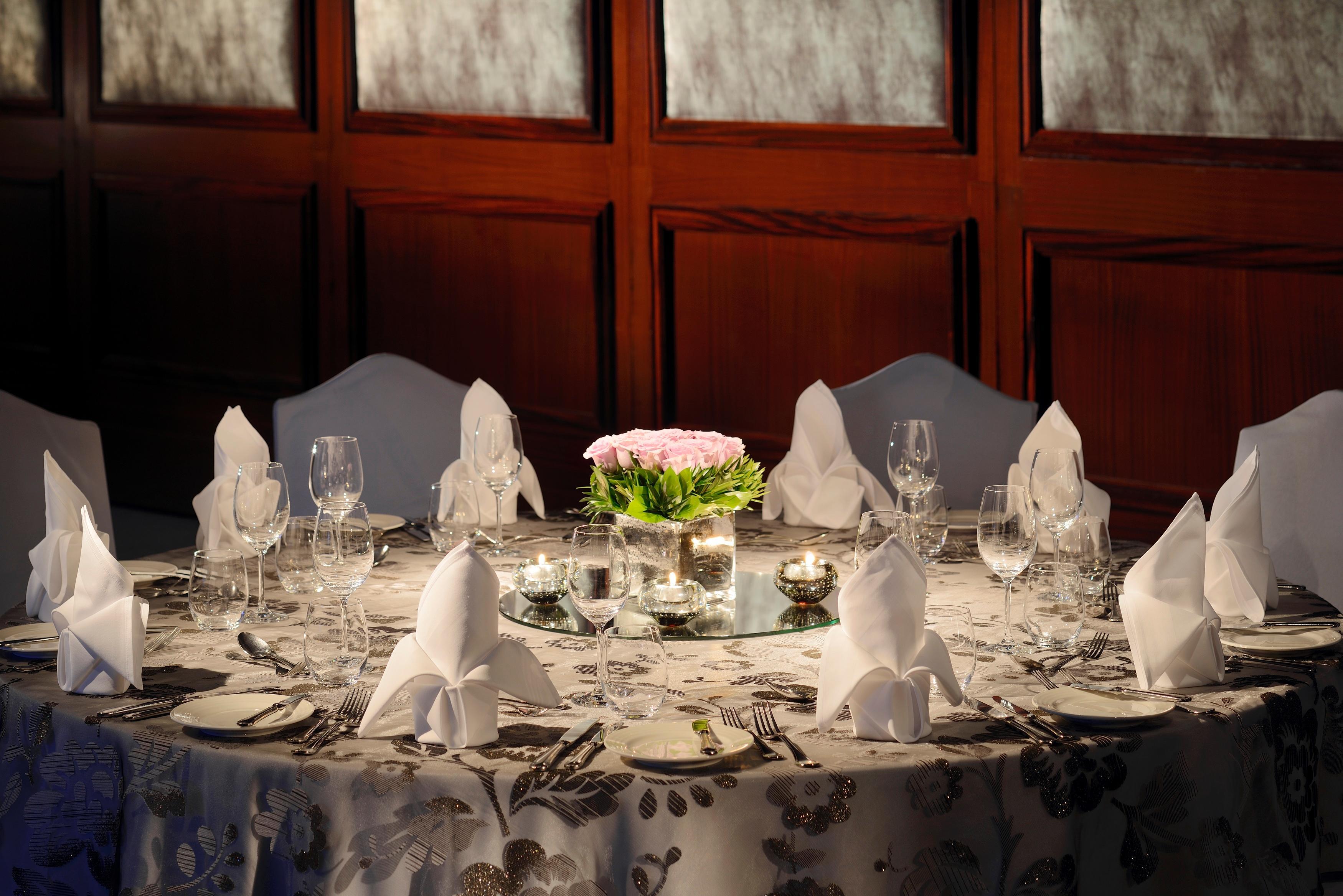 Hotell Mövenpick Hotel&apartments Dubai